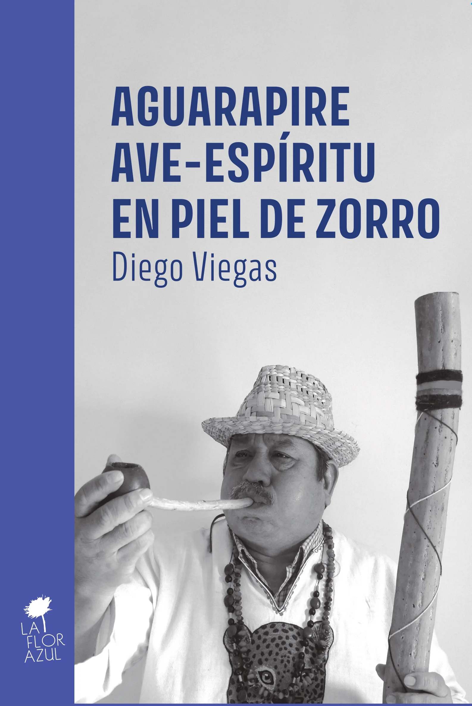 Aguarapire, ave espíritu en pile de zorro.